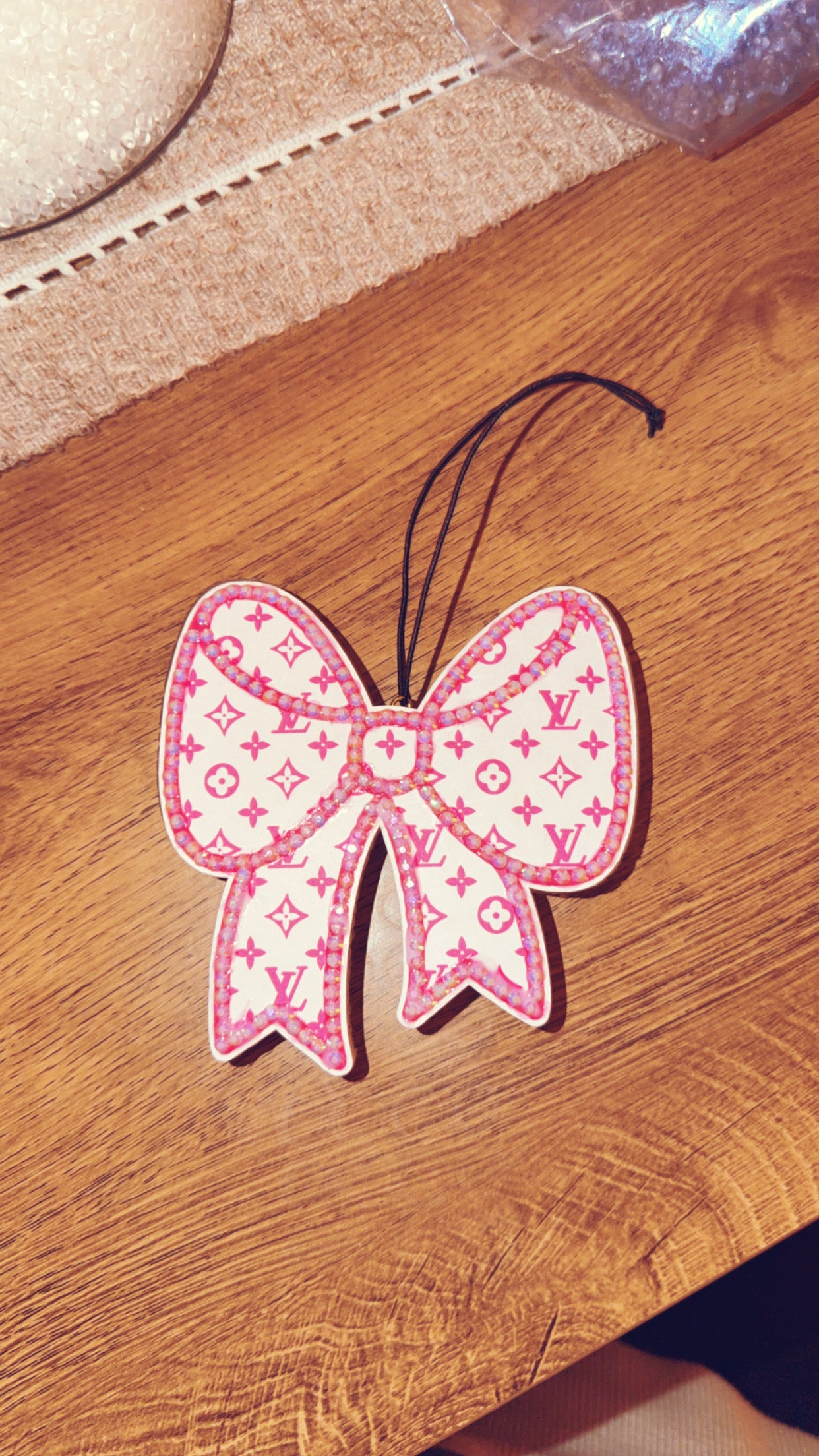 ⭐️BEDAZZLED BOW FRESHIE⭐️